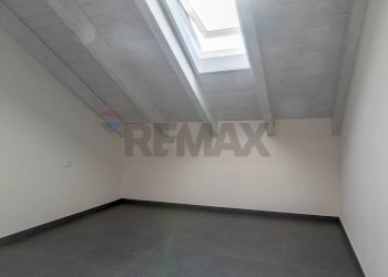 Stanza vuota - Casa semi indipendente Via Monte Pasubio
 
16, Oleggio Castello - foto 11