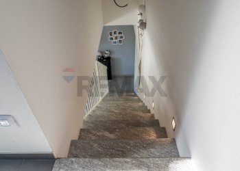 Scale - Casa semi indipendente Via Monte Pasubio
 
16, Oleggio Castello - foto 16