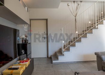 Scale - Casa semi indipendente Via Monte Pasubio
 
16, Oleggio Castello - foto 19