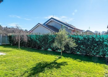 Giardino - Casa semi indipendente Via Monte Pasubio
 
16, Oleggio Castello - foto 25