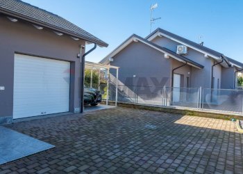 Terrazza - Casa semi indipendente Via Monte Pasubio
 
16, Oleggio Castello - foto 39