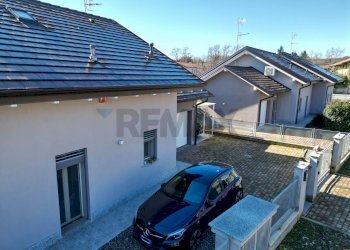 Casa all\'aperto - Casa semi indipendente Via Monte Pasubio
 
16, Oleggio Castello - foto 42