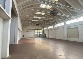 Parcheggio - Capannone Piazza Giuseppe Mazzini
 
16, Besnate - foto 1