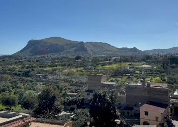 Vista delle montagne - Quadrilocale Via Roma
 
110, Ficarazzi - foto 8