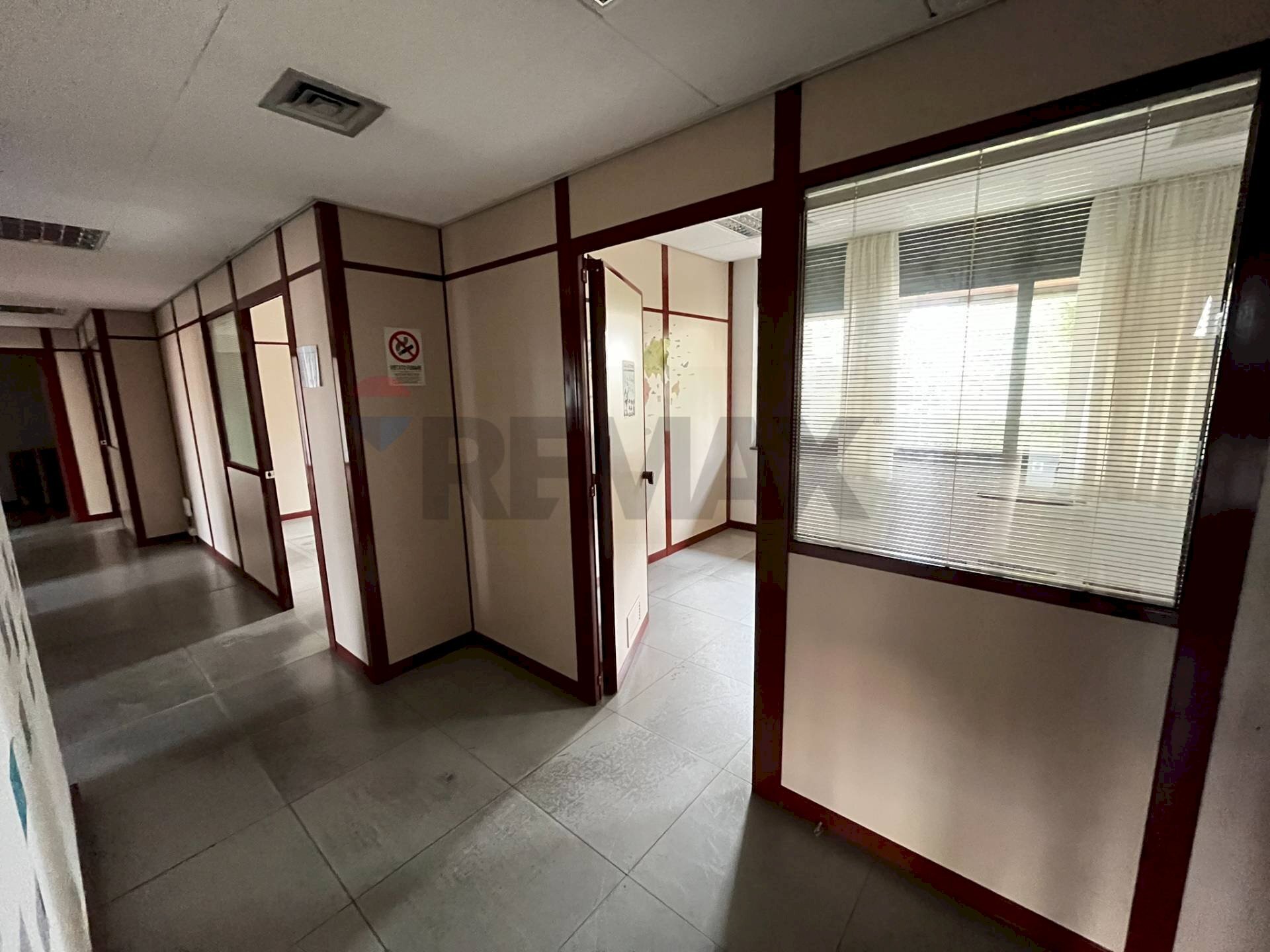 Hall / corridoio - Office Via Giovanni Amendola
 
52, Bari - photo 3