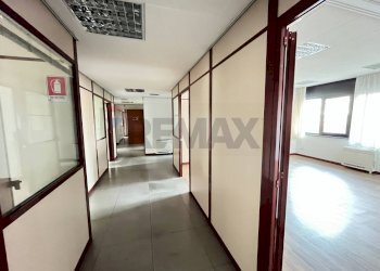 Hall / corridoio - Office Via Giovanni Amendola
 
52, Bari - photo 10