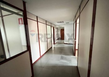 Hall / corridoio - Office Via Giovanni Amendola
 
52, Bari - photo 11