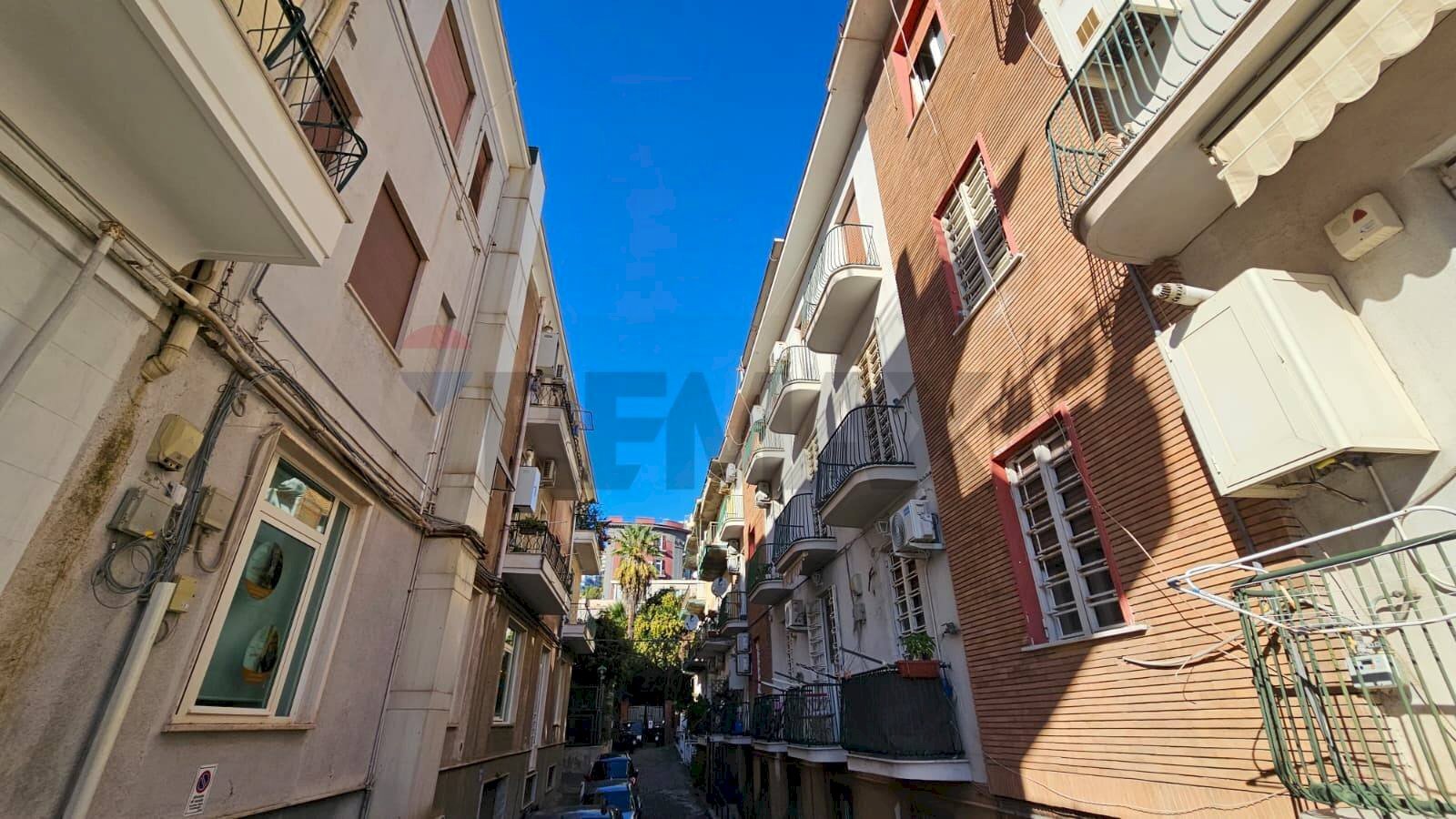 Edificio all\'aperto - Cantina / Solaio Napoli - foto 2