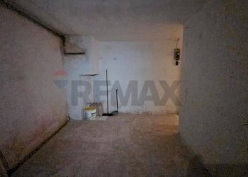 Stanza vuota - Cantina / Solaio Napoli - foto 9