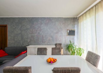 Foto 1 - Trilocale via Aperta
 
1, Nave - foto 1