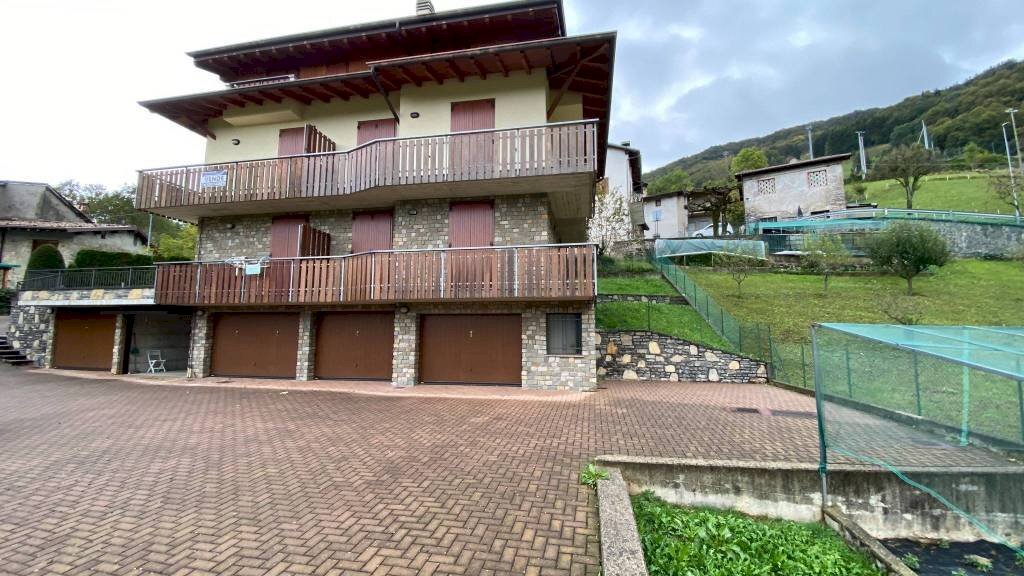 Facciata - Bilocale via per Orio al Serio, Bergamo (zona Campagnola) - foto 1