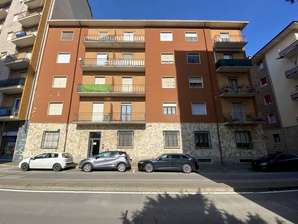 Facciata - Trilocale via Caduti della Libertà, Tortona - foto 1