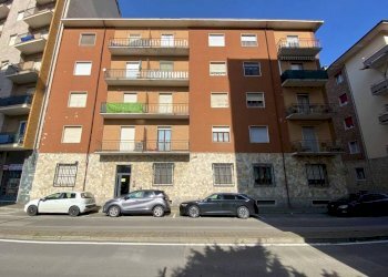 Facciata - Trilocale via Caduti della Libertà, Tortona - foto 1