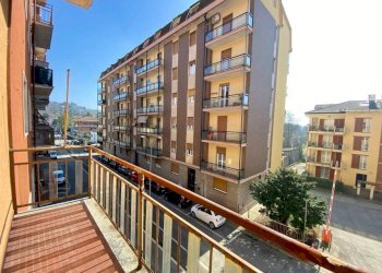 Balcone - Trilocale via Caduti della Libertà, Tortona - foto 3