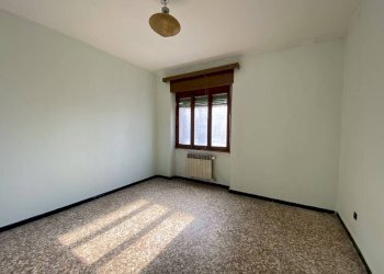 Camera da letto - Trilocale via Caduti della Libertà, Tortona - foto 7