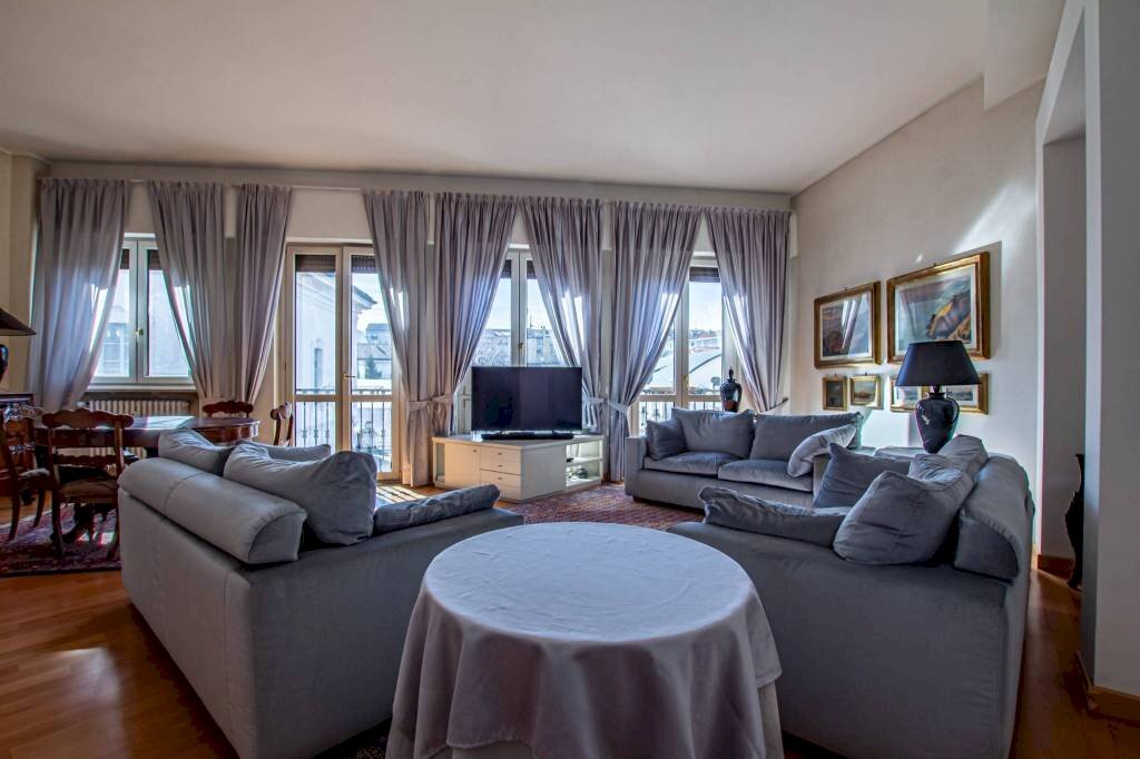 Salone - Three-room apartment via San Luca, Milano (neighborhood Ticinese) - photo 1