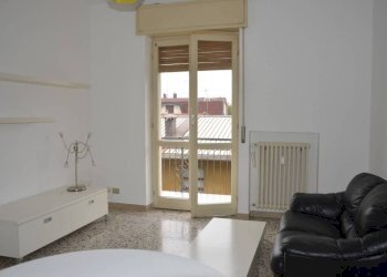 Salone - Bilocale via Val Sesia, 5, Gallarate - foto 1