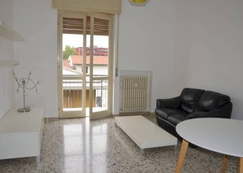 Salone - Bilocale via Val Sesia, 5, Gallarate - foto 2