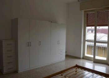 Camera da letto - Bilocale via Val Sesia, 5, Gallarate - foto 7