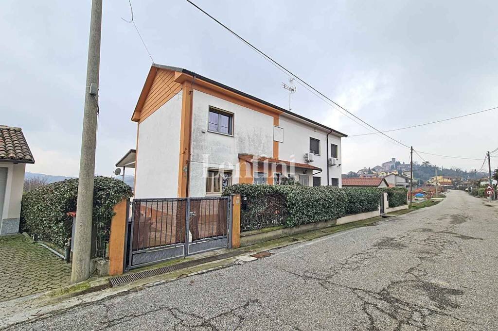 Facciata - Villa via Cavalli d'Olivola, San Giorgio Monferrato - foto 1