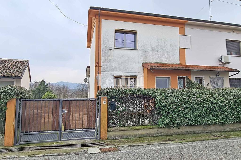 Facciata - Villa via Cavalli d'Olivola, San Giorgio Monferrato - foto 2