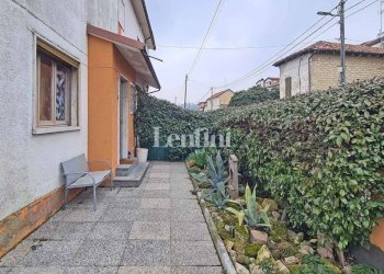 Cortile interno - Villa via Cavalli d'Olivola, San Giorgio Monferrato - foto 3