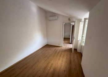 Stanza non arredata - Trilocale via Vittorio Veneto, 10, Caronno Varesino - foto 3