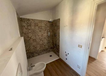 Bagno - Trilocale via Vittorio Veneto, 10, Caronno Varesino - foto 11