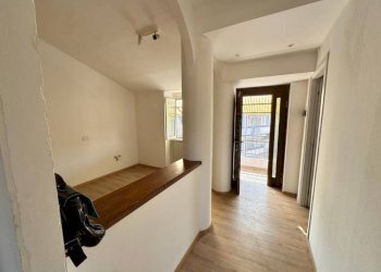 Corridoio - Trilocale via Vittorio Veneto, 10, Caronno Varesino - foto 15