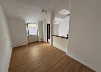 Cucina - Trilocale via Vittorio Veneto, 10, Caronno Varesino - foto 21