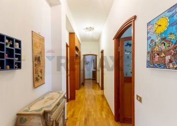 Hall / corridoio - Semi-detached house Via Pastrengo
 
3b, Vimercate - photo 11
