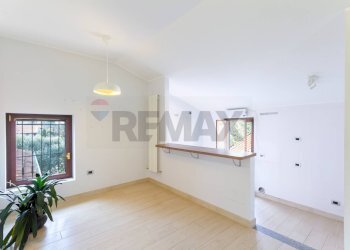 Stanza vuota - Casa semi indipendente Via Pastrengo
 
3b, Vimercate - foto 4