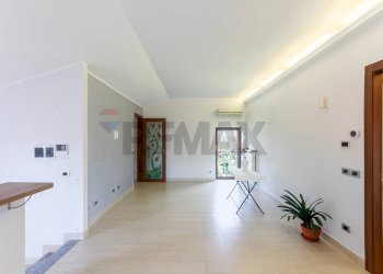 Stanza vuota - Casa semi indipendente Via Pastrengo
 
3b, Vimercate - foto 5