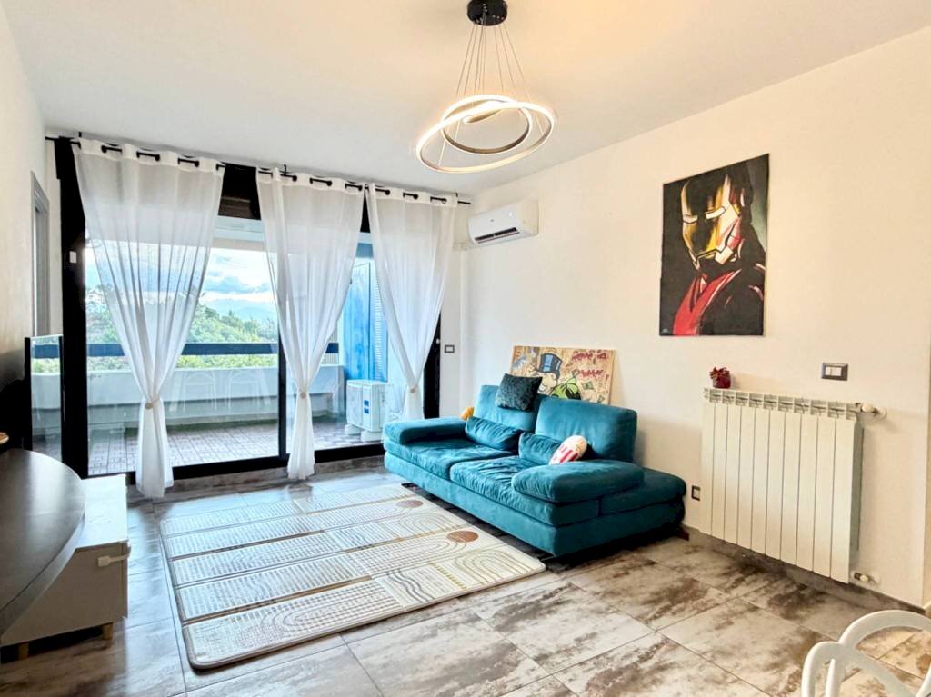 Salone - Trilocale via Emilio Salgari, Genova (zona Pegli) - foto 1