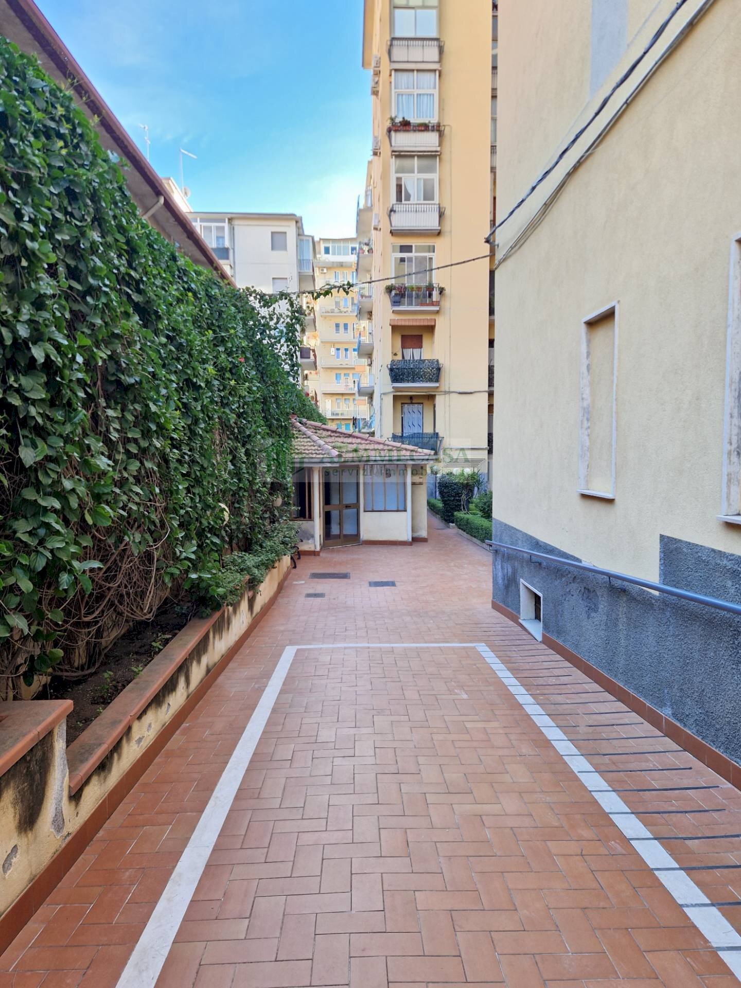 Foto 3 - Quadrilocale Via Eleonora D'angio'
 
23, Catania - foto 2