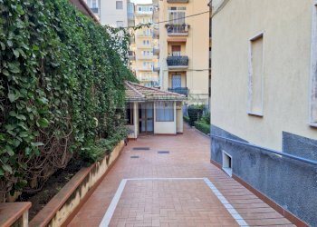 Foto 3 - Quadrilocale Via Eleonora D'angio'
 
23, Catania - foto 2