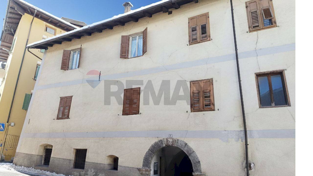 Edificio all\'aperto - Appartamento Piazza G. Serra
 
1, Dimaro Folgarida - foto 1