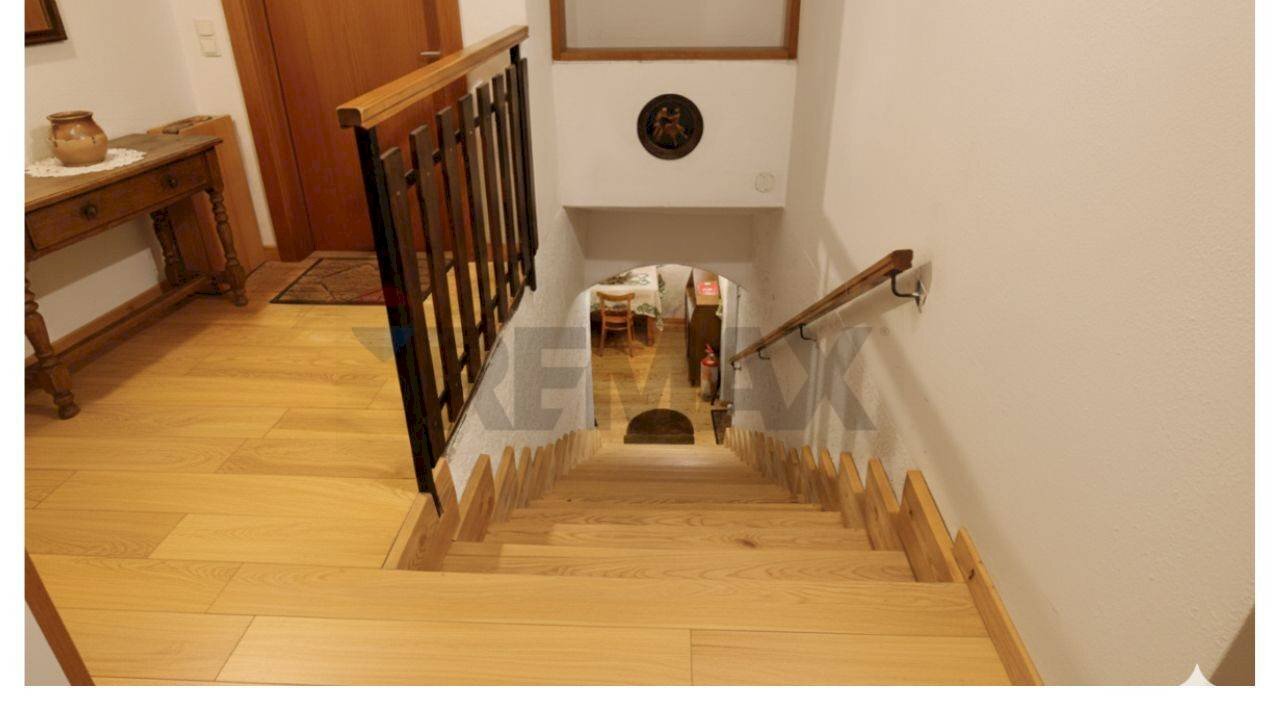 Scale - Appartamento Piazza G. Serra
 
1, Dimaro Folgarida - foto 2