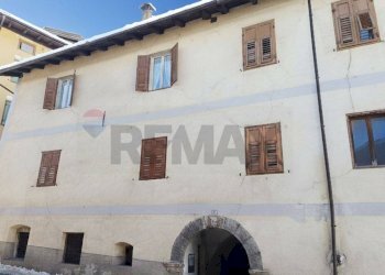Edificio all\'aperto - Appartamento Piazza G. Serra
 
1, Dimaro Folgarida - foto 1