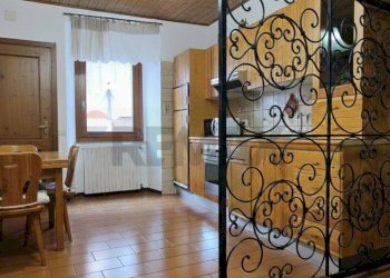 Sala da pranzo - Appartamento Piazza G. Serra
 
1, Dimaro Folgarida - foto 6