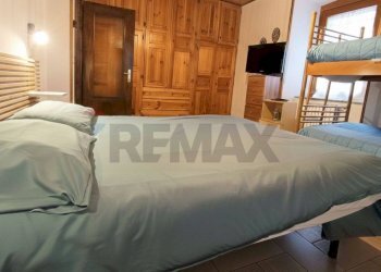 Camera / camera da letto - Appartamento Piazza G. Serra
 
1, Dimaro Folgarida - foto 11