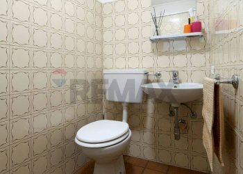 Bagno - Appartamento Piazza G. Serra
 
1, Dimaro Folgarida - foto 17