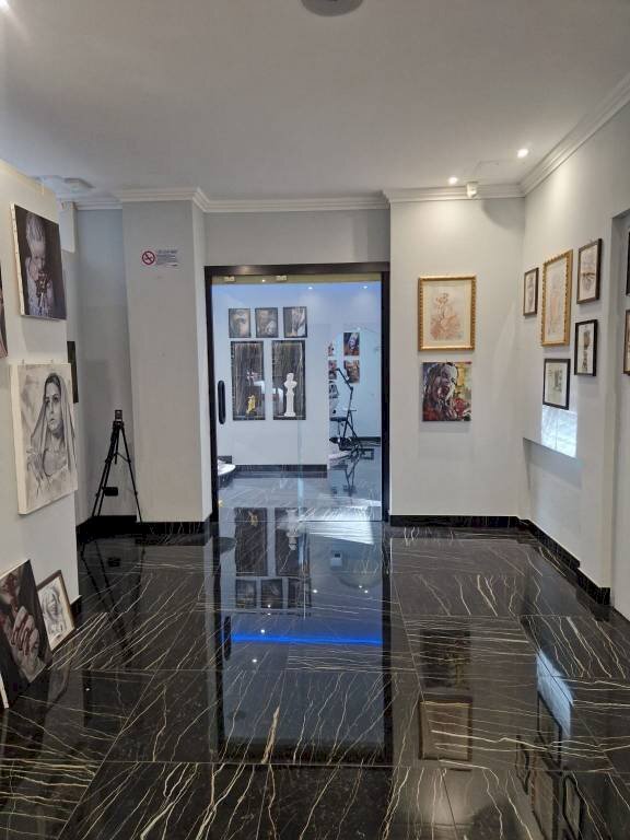 Interno non residenziale - Negozio piazza della Repubblica, 5, Varese - foto 3