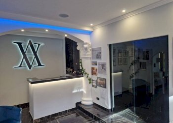 Salone - Negozio piazza della Repubblica, 5, Varese - foto 5