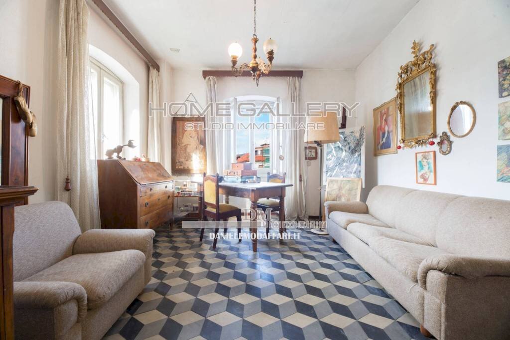 Salone - Quadrilocale via Firpo, 2, Casella - foto 1