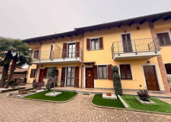 Facciata - Villa a Schiera via Poirino, 351, Carmagnola - foto 1