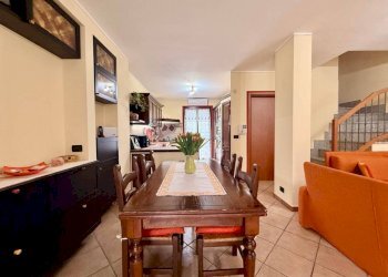 Salone - Villa a Schiera via Poirino, 351, Carmagnola - foto 4