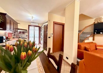 Salone - Villa a Schiera via Poirino, 351, Carmagnola - foto 5