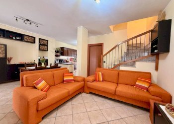 Salone - Villa a Schiera via Poirino, 351, Carmagnola - foto 7