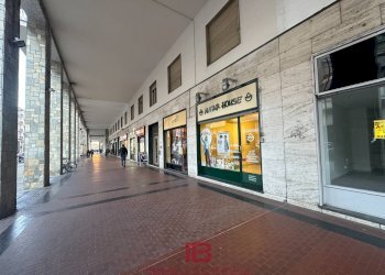 Foto 2 - Negozio CORSO NIZZA
 
51, Cuneo - foto 2